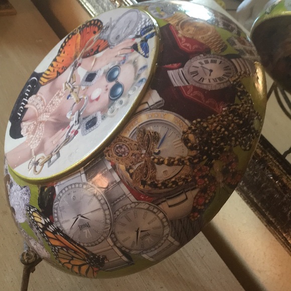 Beautiful accessories make life extraordinary! One of a kind, decoupaged bowl. - Picture 3 of 13